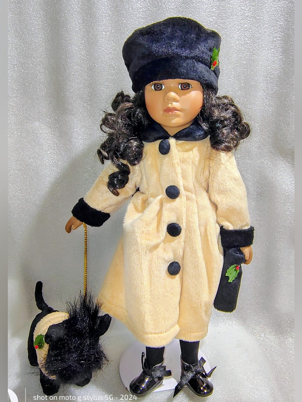 Vintage Avon Cassandra 2000 16” Porcelain Doll w Scottie Dog